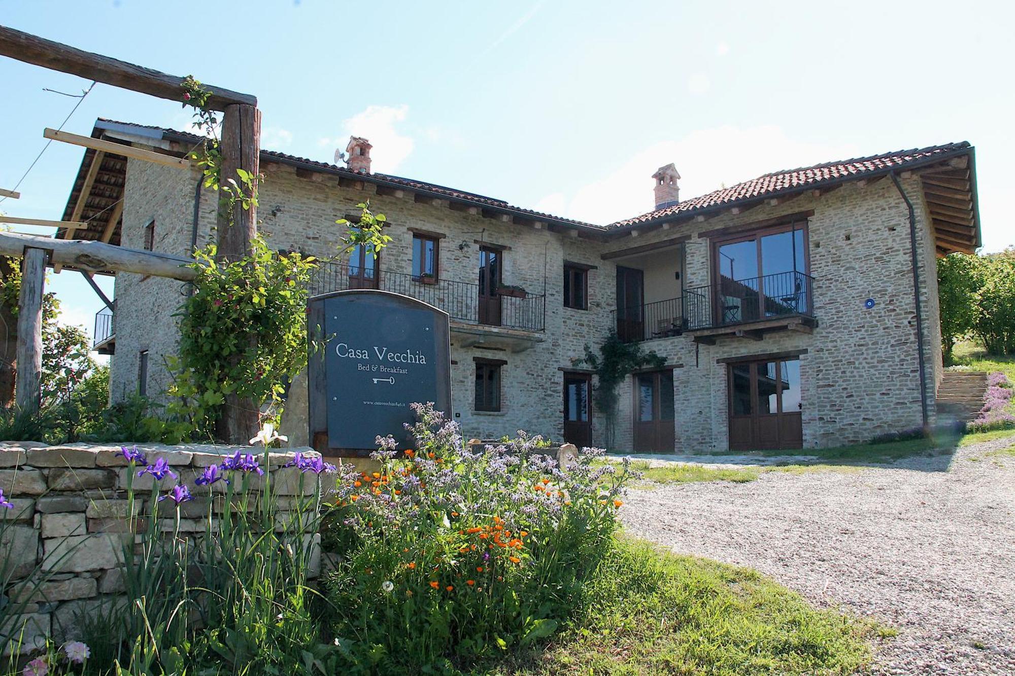 Casa Vecchia Bed&Breakfast Bossolasco Exterior foto