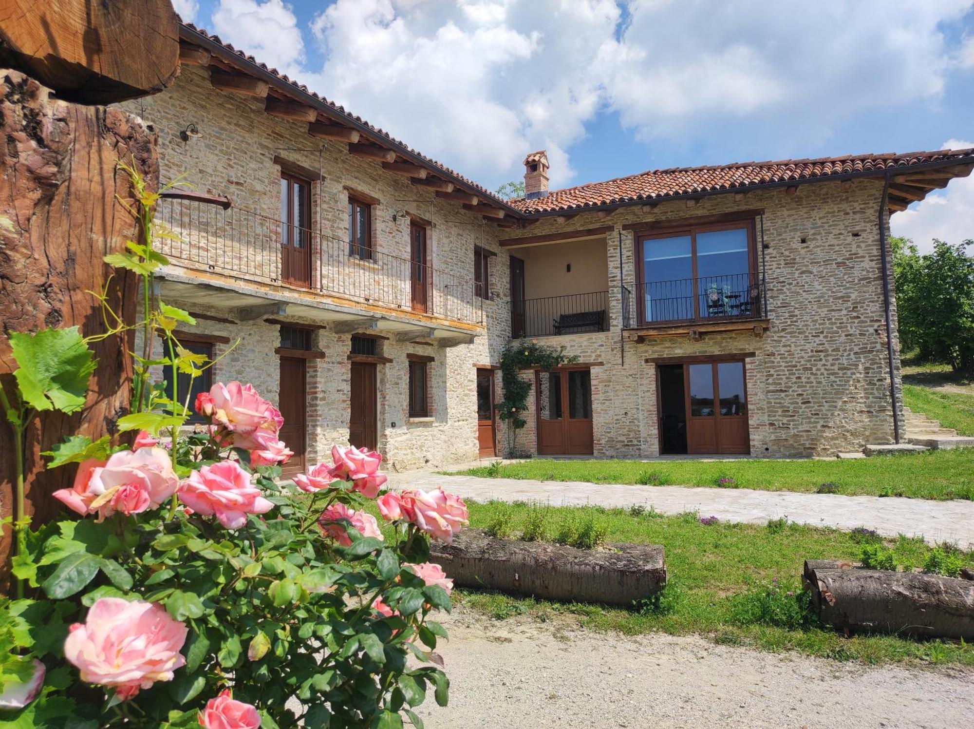 Casa Vecchia Bed&Breakfast Bossolasco Exterior foto
